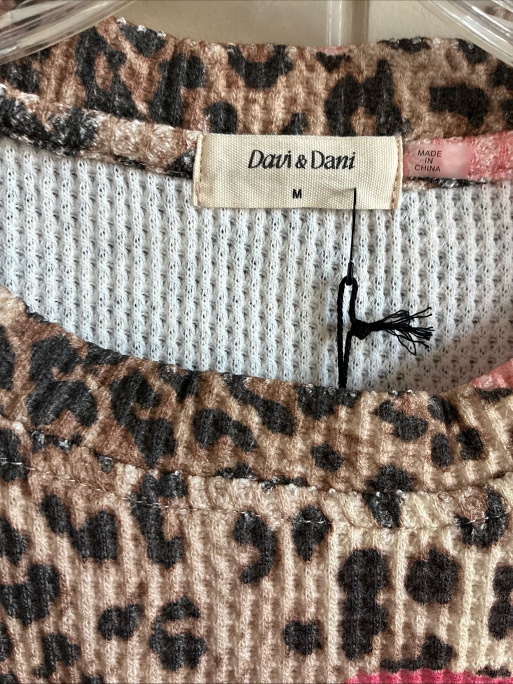 DAVI & DANI Pink Floral Leopard Print Waffle Knit Blouse - Picture 3 of 7